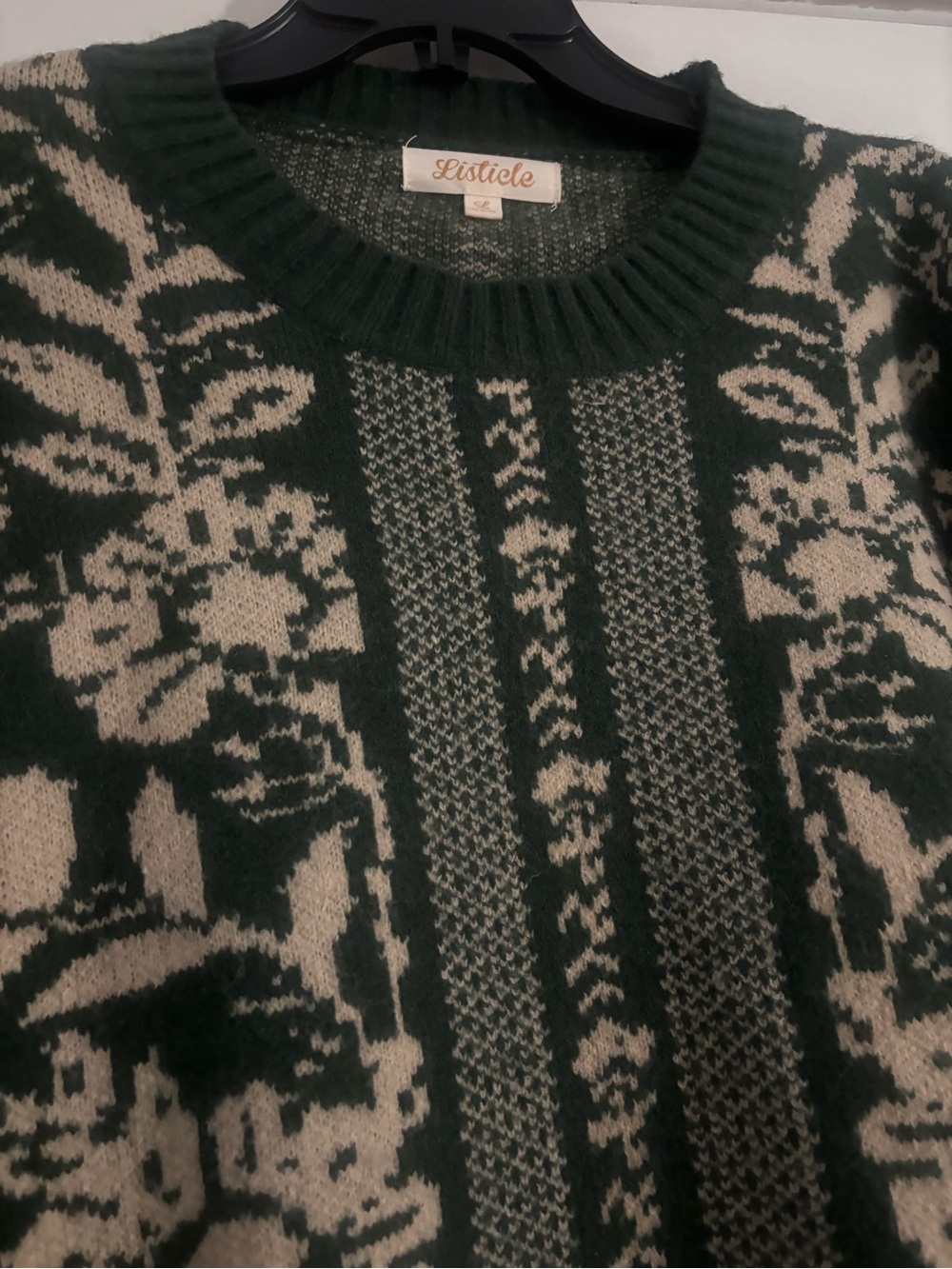 Listicle Vintage Floral Crewneck Sweater in green and Beige - Picture 5 of 6